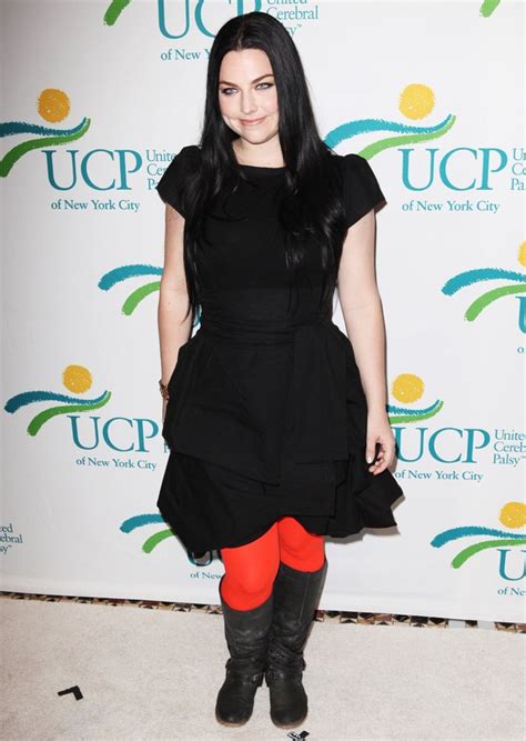 Evanescences Singer Amy Lee Pregnant With First Child