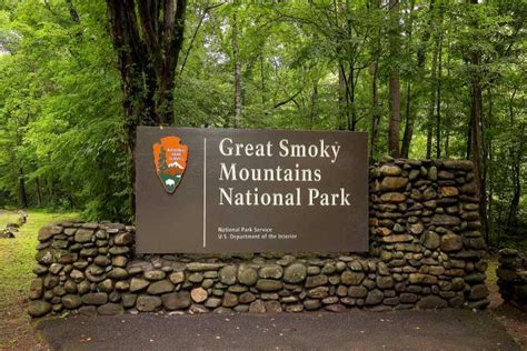 Great Smoky Mountains Np And Cades Cove Self Guided Tour Getyourguide