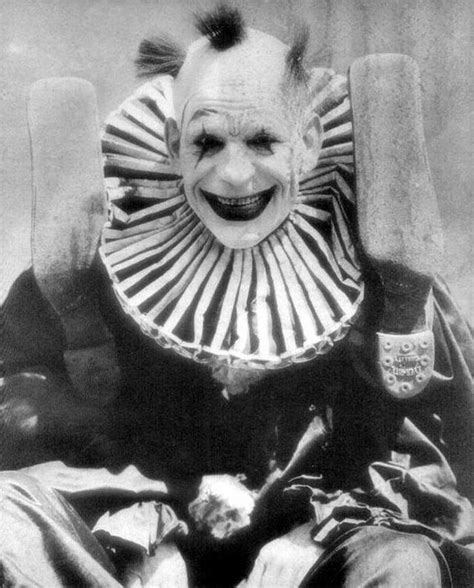 38 Ridiculously Creepy Old School Clowns Creepy Vintage Vintage Clown Creepy Clown