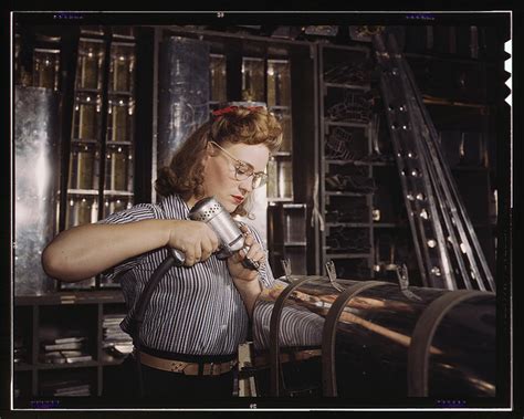 10 Amazing Vintage Images Of Wartime Women At Work