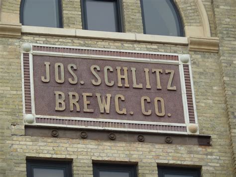 Summit Wahls Brew Schlitz The Beer That Made Milwaukee Famous Part Two
