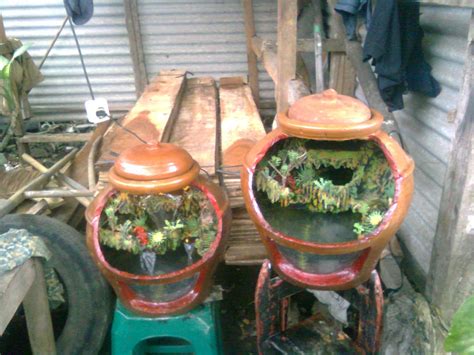 Aquarium mini merupakan salah satu alternatif pilihan terbaik untuk anda yang memiliki ikan hias ruangan anda akan menjadi lebih cantik dengan ditambah aquarium mini yang unik dan cantik. aquarium unik: aquarium unik-air terjun dalam gentong