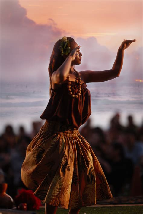 Learn The Hula In Hawaii 83 Travel Experiences To Have While Youre Alive And Breathing