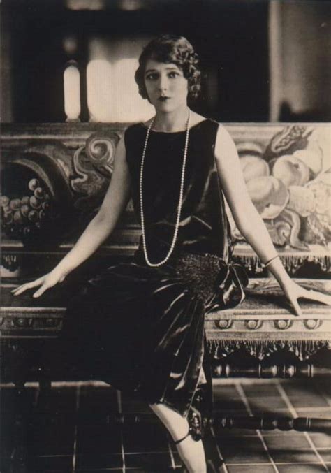 1920s the period of the female fashion outbreak over 90 years ago 1920 年代ファッション アールデコのファッション