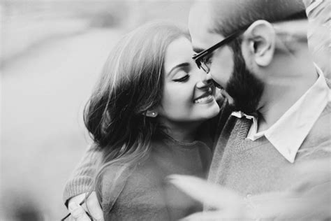 'jika seorang lelaki mencintai seorang wanita. Untuk Kamu yang Tertawan Rindu, 13 Quotes LDR Ini Semoga ...