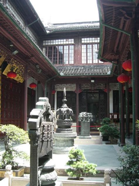 A Traditional Chinese Courtyard Chinese Traditional House Chinese