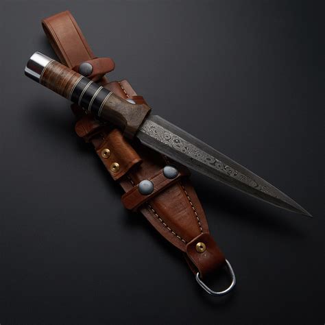 Raindrop Damascus Walnut Leather Tactical Dagger Gunslinger Knives