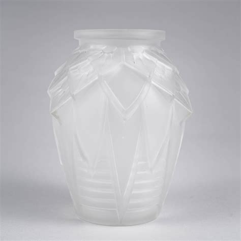 Muller Frères Lunéville Vase En Verre Moulé Pressé Blanc Satiné à Décor Lot 16 Art
