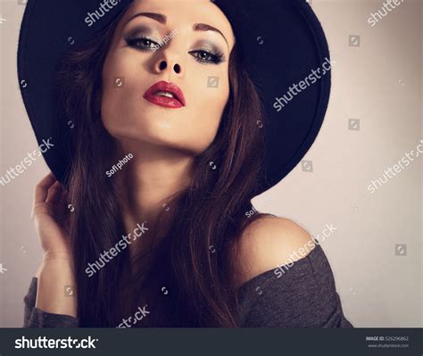 Sexy Female Model Bright Makeup Red Stock Photo 526296862 Shutterstock