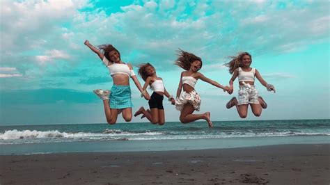 girls beach trip 🏖🌊🐬 youtube