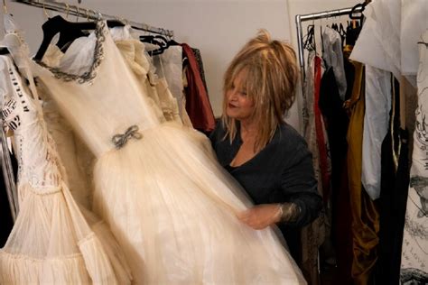 Princess Dianas Wedding Dress Designer Elizabeth Emanuel Recalls Diana