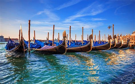 Venice Sea With Turquoise Colored Beautiful Boats Gondola Hd