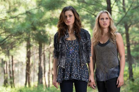 phoebe tonkin and claire holt the originals
