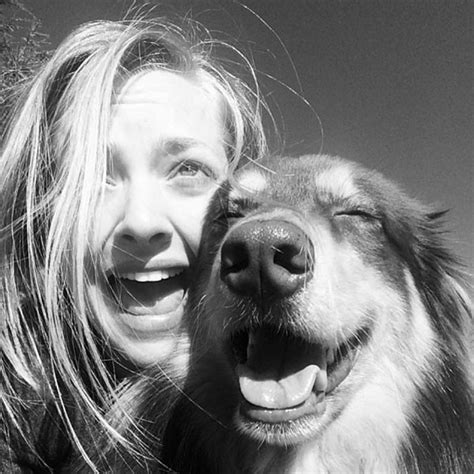 Watch Amanda Seyfrieds Dog Do The Most Amazing And Adorable Trick