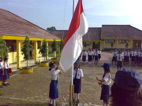 Smp Negeri 3 Montong Upacara Bendera