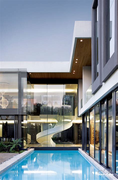 Sparkling Glass House In Johannesburg Twinkles With