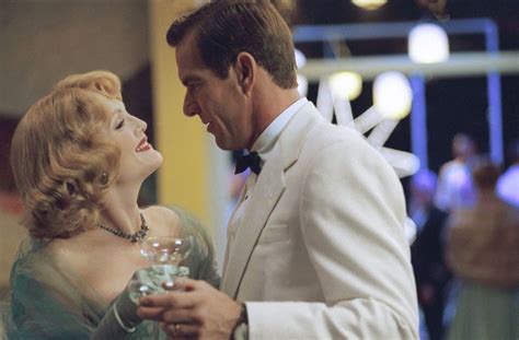 Julianne Moore And Dennis Quaid Far From Heaven Julianne Moore Movies