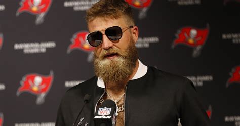 Ryan Fitzpatrick Reacts To Getting Benched After Miracle Run Of Starts