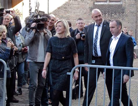 Haar vader is emeritus hoogleraar informatica aan de universiteit leiden en staat bekend als de. Nepnieuws 'omdat ik het zeg' - Sargasso