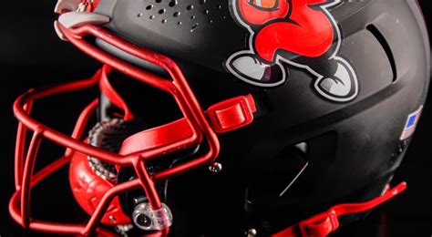 Western Kentucky Unveils Seven Different Helmets For One Game width=