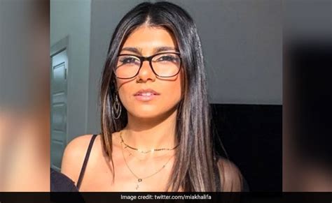 Mia Khalifa Made 12000 Dollars For Dozen Shoots Porn Industry Kept Moolah