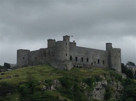 Edward I's castles in Wales - Dragon Tours