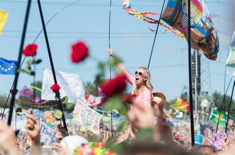 Glastonbury Festival To Take Place Virtually In May 2021 Popsugar Entertainment Uk