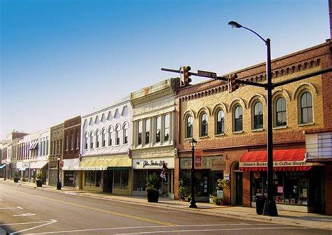 50 Best Small Town Downtowns In America Main Street America Small
