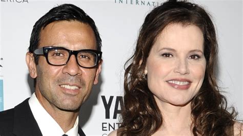 Schauspieler und aktivist sagt abendfüllender spielfilm wird markieren sie daten von ihrem geschlecht und medien institut sowie erfahrungsberichte von frauen in der. Geena Davis und Ehemann Dr. Reza Jarrahy trennten sich ...