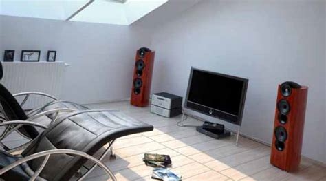 Sebuah ruang keluarga yang tenang. Desain Ruang Televisi Untuk Santai Bersama Keluarga ...