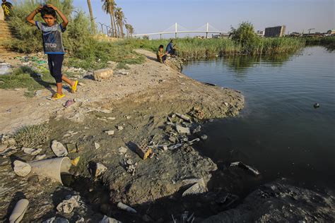 Minister Iraq To Face Severe Shortages As River Flows Drop
