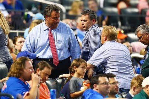 Chris Christie Catches Foul Ball At Mets Game Gets Ruthlessly Booed Ibtimes