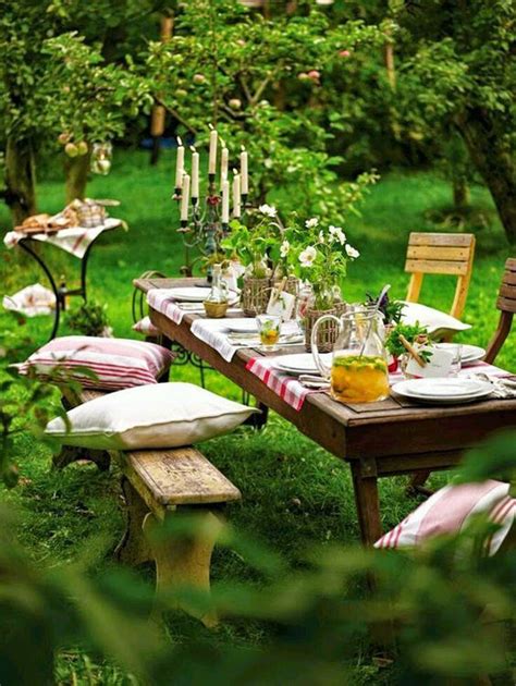 34 Romantic Outdoor Dining Party Ideas For Your Entertaining Homemydesign