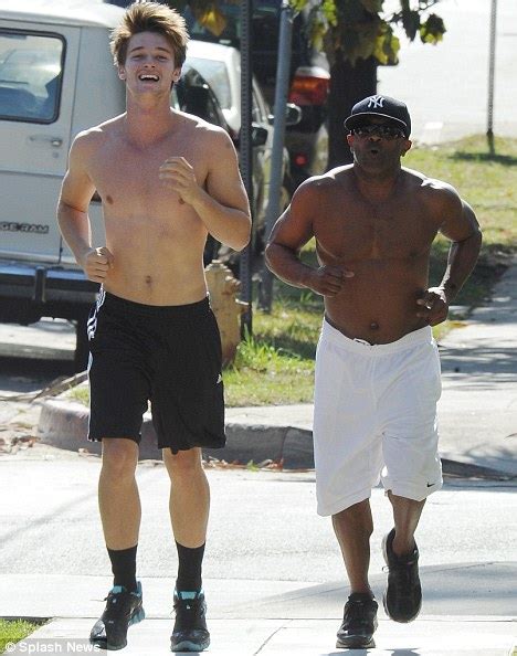 Patrick Schwarzenegger Follows In Bodybuilder Father Arnolds Footsteps Daily Mail Online