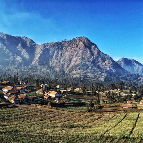 The Village Of Cemoro Lawang On The Edge Of A Large Calder Flickr