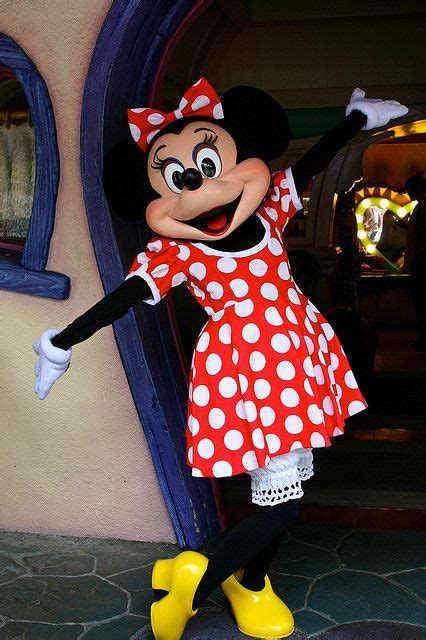 Disneyland Aug 2009 Meeting Minnie Mouse Flickr Peterpanfan