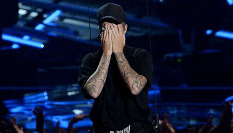 Do Yo Know Why Justin Bieber Cried At Mtv Vmas 2015 Catch News