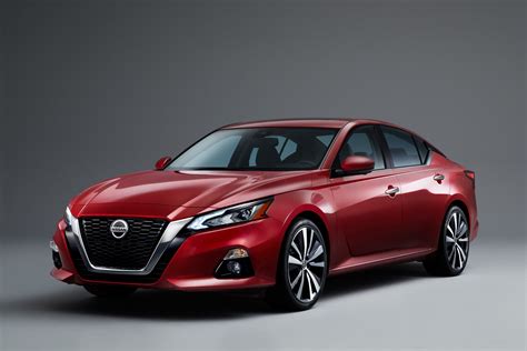2019 Nissan Altima Debuts In New York With 2 Liter Turbo And Awd