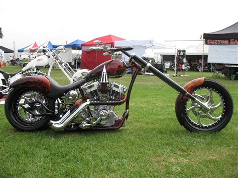 Perhaps The Best Known Choppers Ever Are The Two Customized Harley Davidsons The “captain