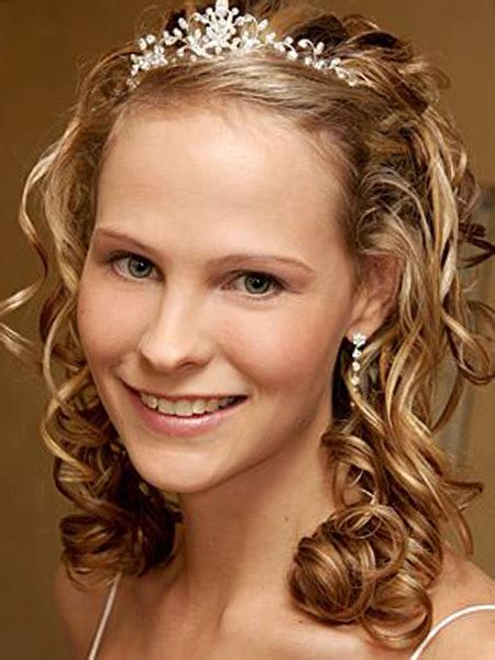 Hairstyles For Prom For Medium Hength Hair Beautiful