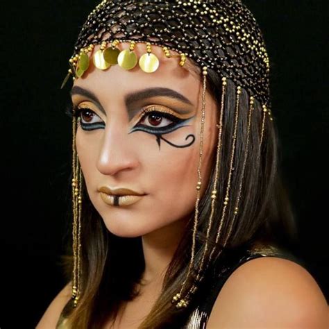 How To Achieve A Cleopatra Inspired Look This Halloween Maquillaje