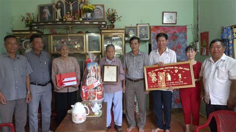 Lãnh đạo huyện thăm chúc thọ các cụ cao niêm nhân kỷ niệm ngày Quốc tế người cao tuổi