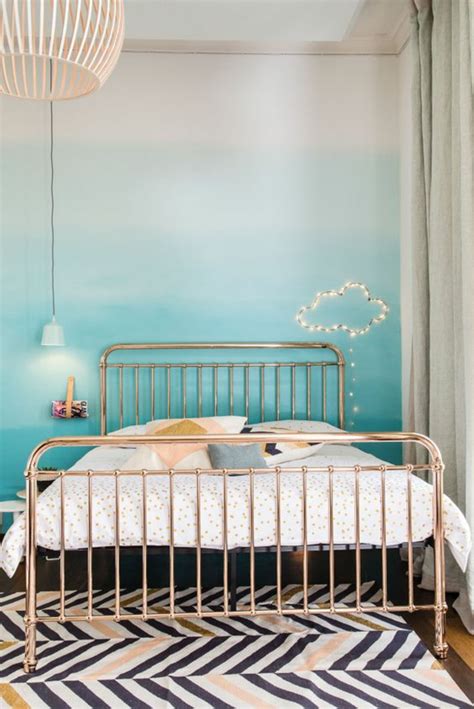 Ce s ticker dynamique et tendance donnera du charme à votre pièce. Chambre Ado Fille : quelques inspirations déco ! > Club Mamans