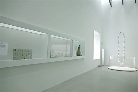 World S Largest Space For Contemporary Glass Art Lets In The Light