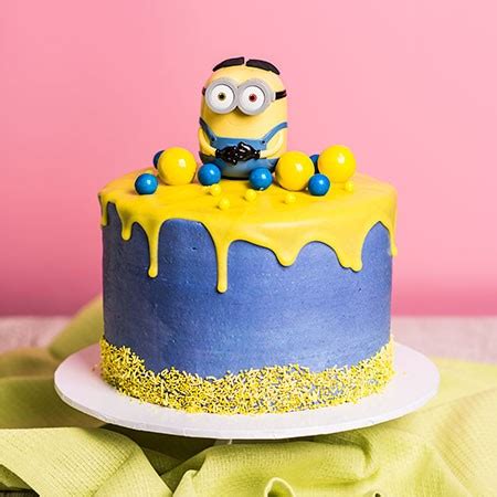 Uses chocolate cake recipe, vanilla buttercream frosting and fondant decorations to bring the . Minion Drip Cake
