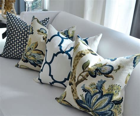 Pin By Maggie Ta On House And Home Pillows Blue Decor White Rooms