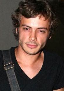 He grew up in adrogué, partido de almirante brown, buenos aires, argentina. Tomás Fonzi papá | TELEVISION - ESPECTACULOS ON LINE