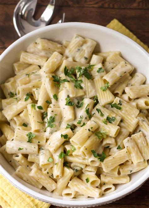 This is a quick dinner to make on. Creamy White Sauce Penne Pasta (+VIDEO) | Lil' Luna