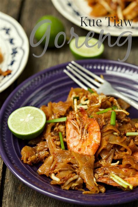 Jadi seperti itulah tadi macam macam resep mie tiaw goreng spesial yang lezat dan mudah untuk di tiru dirumah bersama keluarga dan orang tercinta. Kue Tiaw Goreng kesukaan anak-anak - masam manis