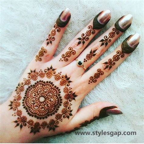 If the finest simple finger mehndi designs are seeking on the net. Simple Easy Eid Mehndi Designs 2020-2021 Latest Collection ...